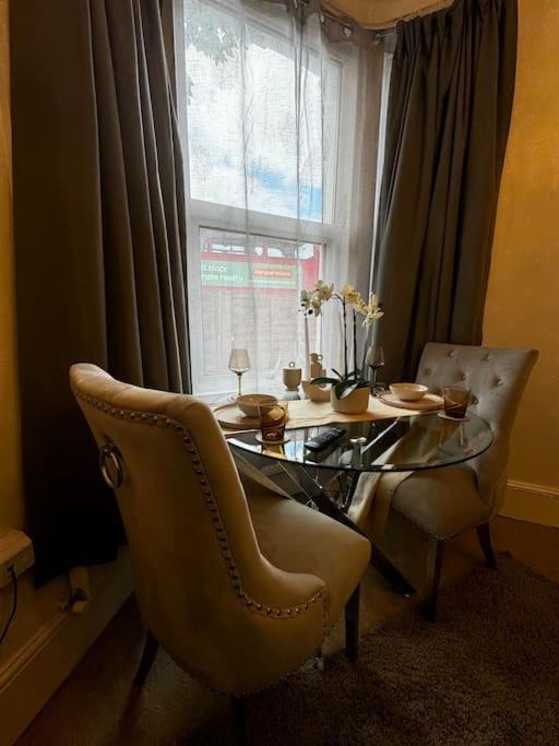 Entire 1bed Stratford Westfield Apartment