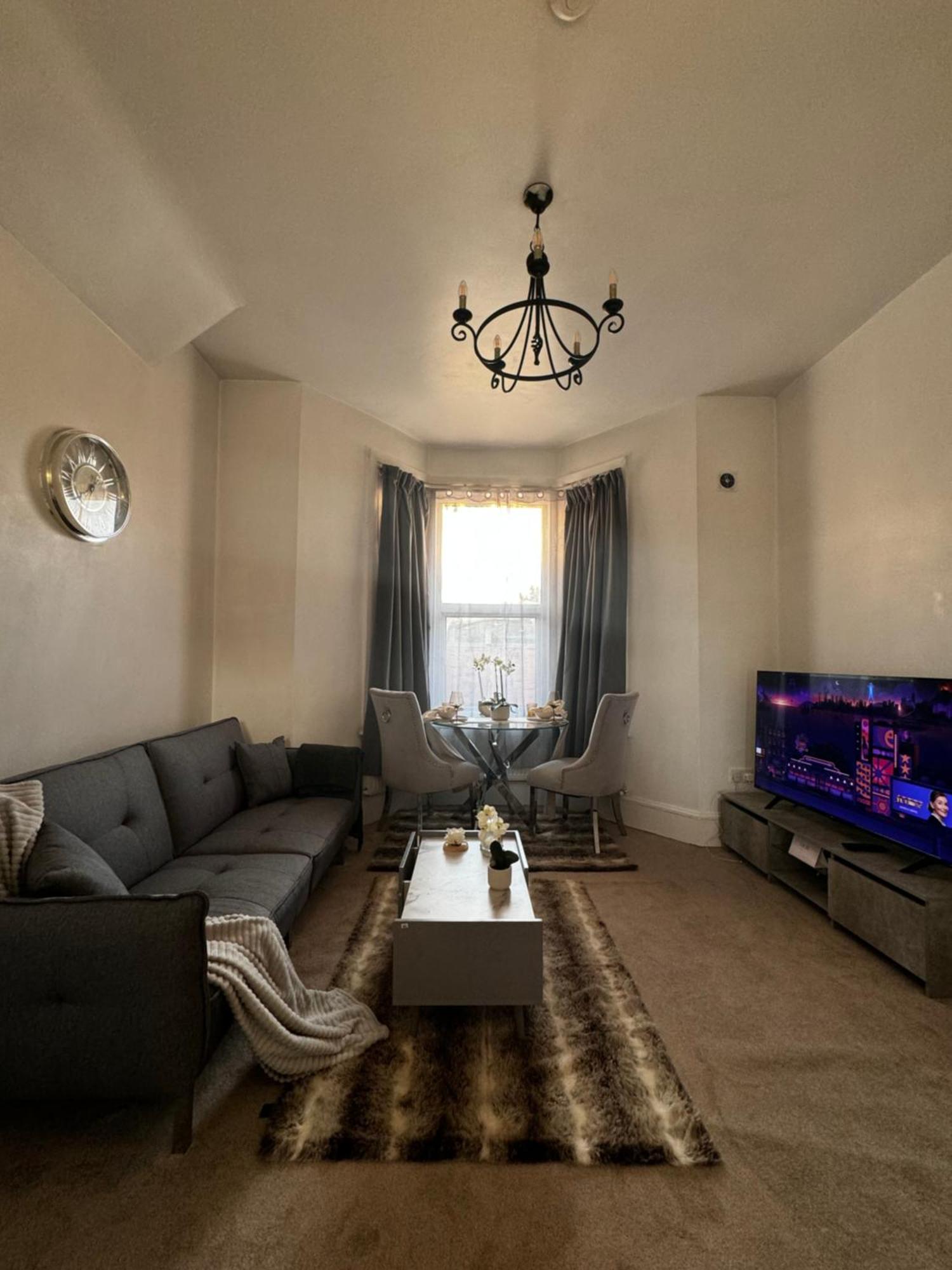 Entire 1bed Stratford Westfield London