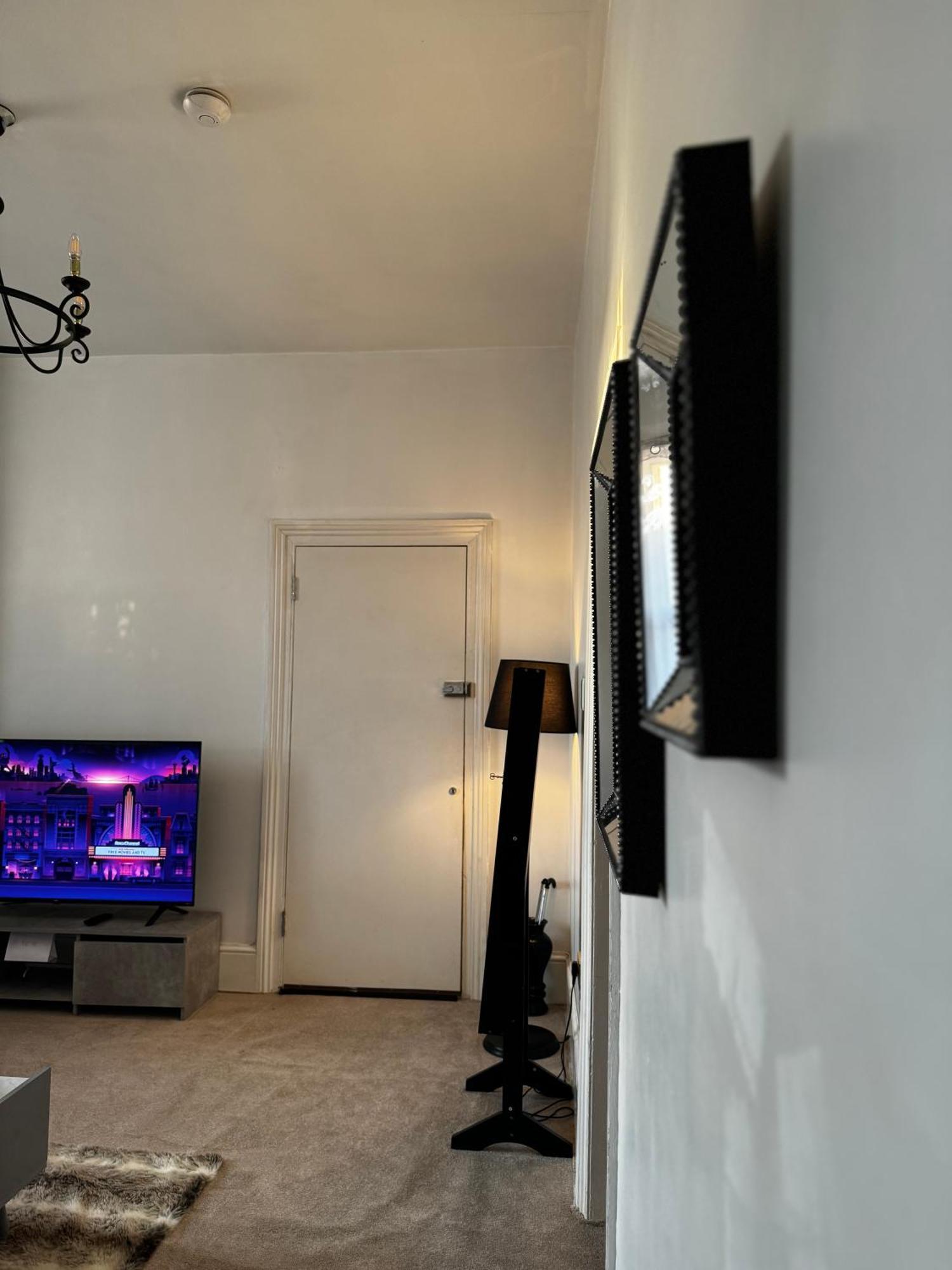 Entire 1bed Stratford Westfield Apartment *